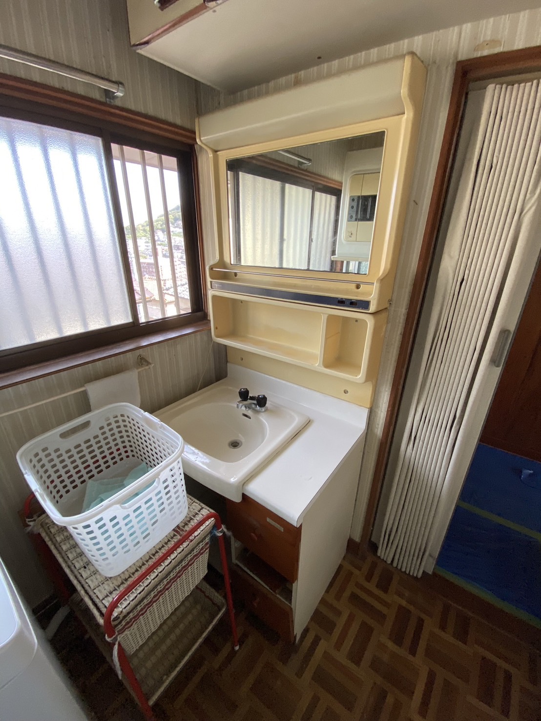 洗面台・施工前