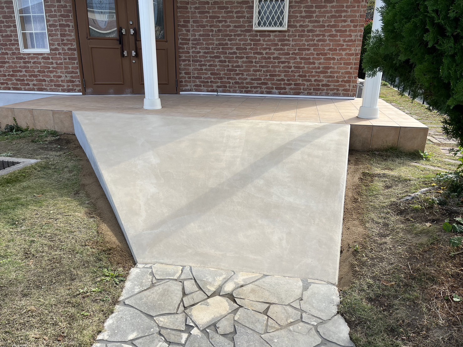 スロープ新設・施工中