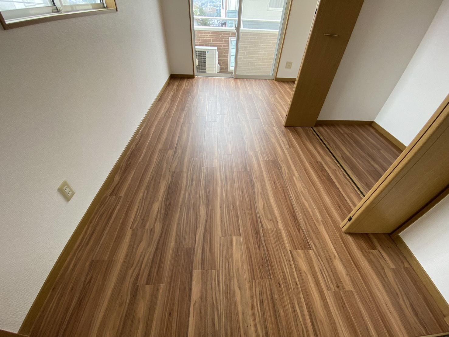 フロアタイル施工