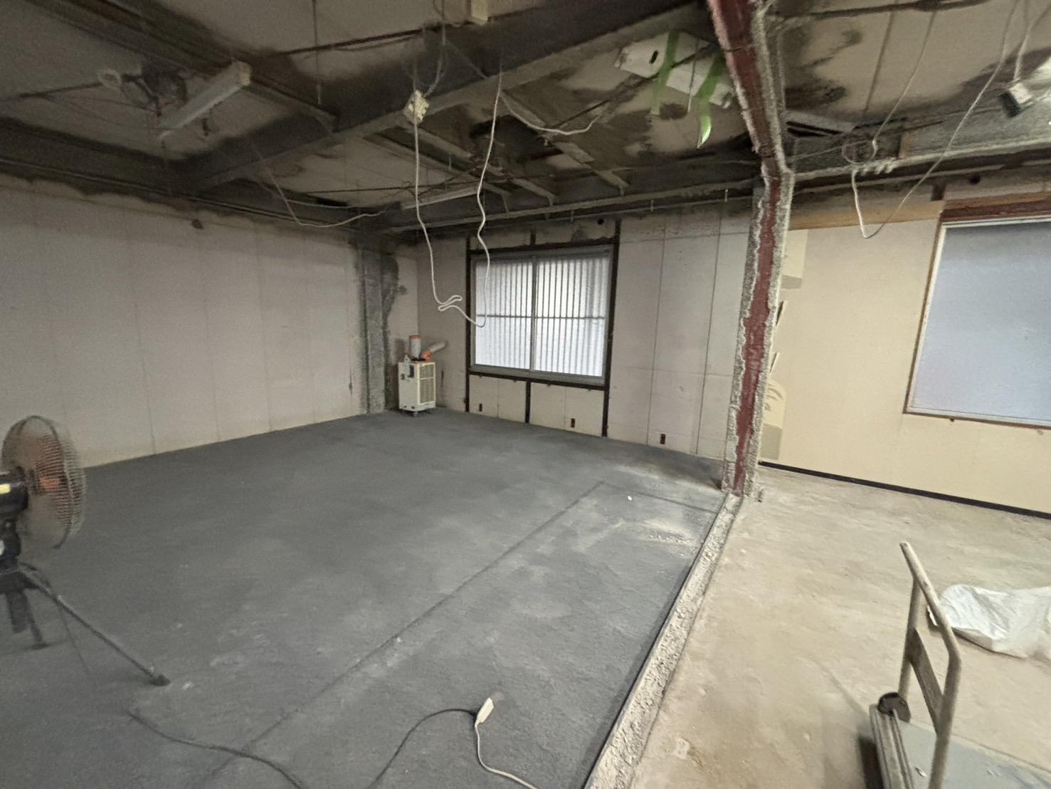 店内内装工事前1