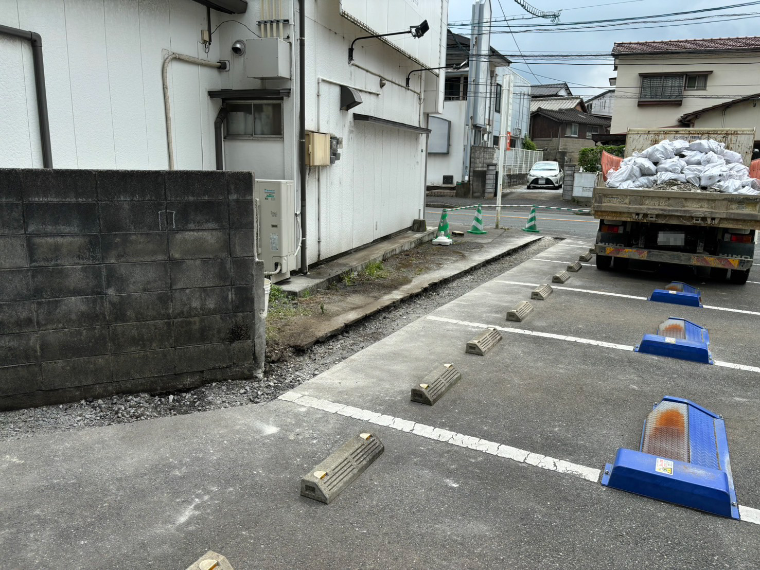 駐車場・外構工事前（ブロック塀1取り壊し）