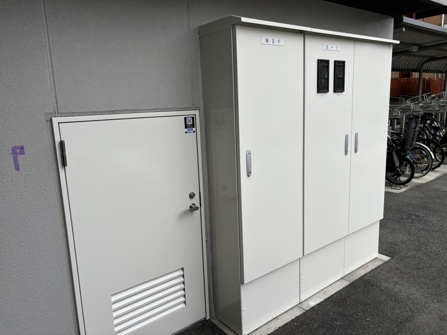 マンション共用部鉄部塗装工事・配電盤扉