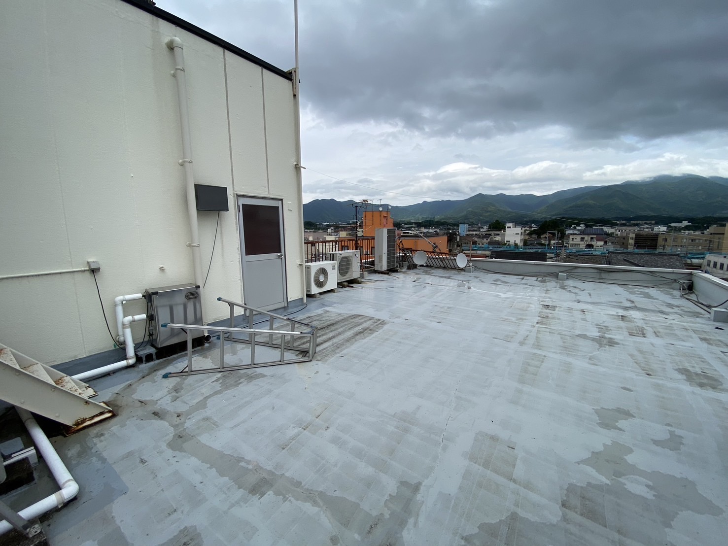 屋上手摺改修工事前1