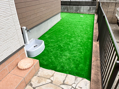 人工芝貼り